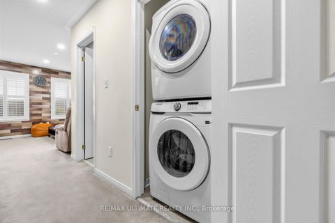 Photo 13 at 255 Torbarrie Road E, CFB, Toronto