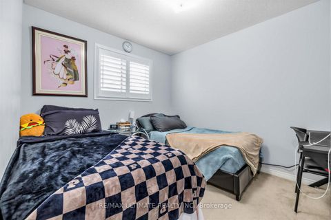 Photo 15 at 255 Torbarrie Road E, CFB, Toronto