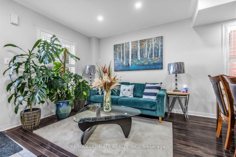 Photo 18 at 255 Torbarrie Road E, CFB, Toronto