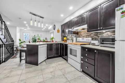 Photo 24 at 255 Torbarrie Road E, CFB, Toronto