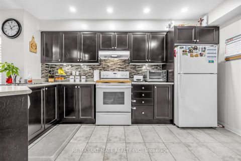 Photo 25 at 255 Torbarrie Road E, CFB, Toronto