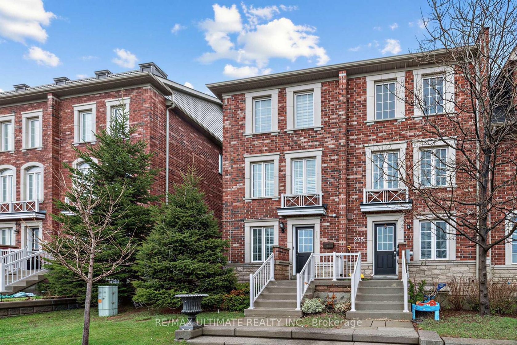 255 Torbarrie Road E, CFB, Toronto photo number 2