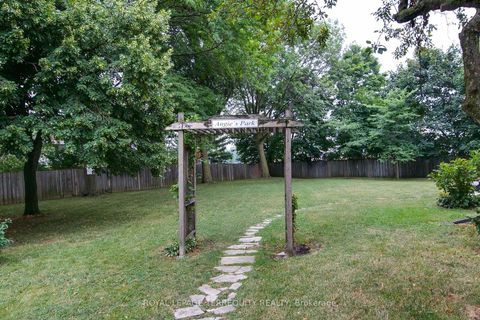 Photo 26 at 74 Silver Shadow Path, Markland Wood, Toronto