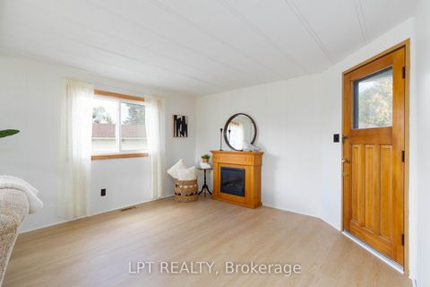 Photo 7 at 11 Geneva Court, Sutton & Jackson's Point, Georgina