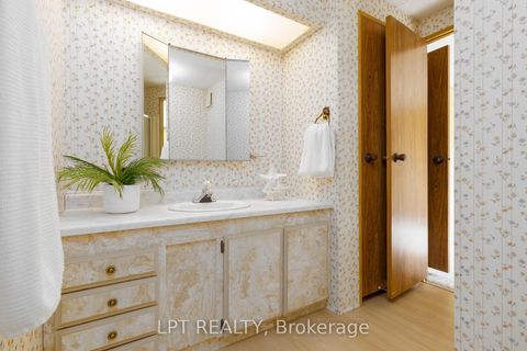 Photo 18 at 11 Geneva Court, Sutton & Jackson's Point, Georgina