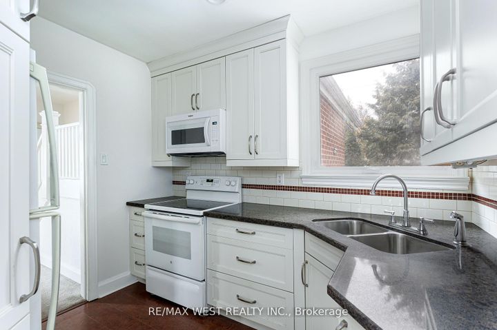 Photo 7 at 3 Glenroy Avenue, Queensway, Toronto