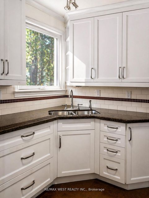 Photo 5 at 3 Glenroy Avenue, Queensway, Toronto