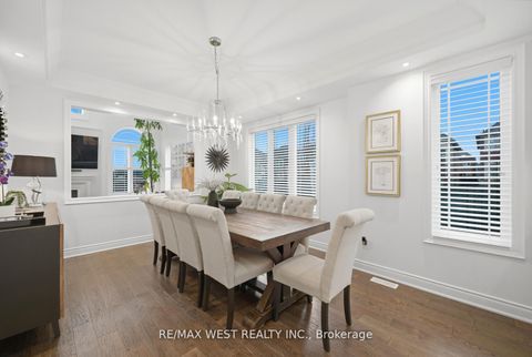 Photo 2 at 139 Hatton Garden Road, Vellore Village, Vaughan