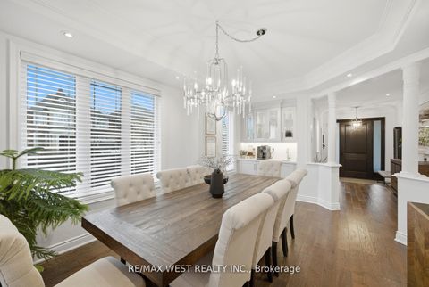 Photo 3 at 139 Hatton Garden Road, Vellore Village, Vaughan