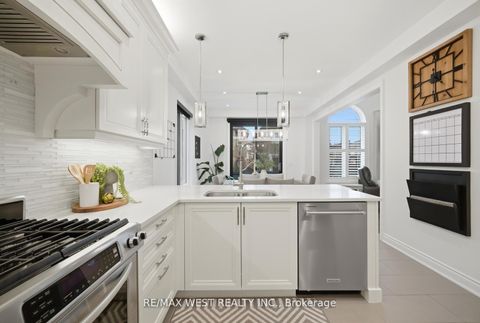 Photo 6 at 139 Hatton Garden Road, Vellore Village, Vaughan