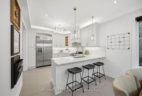 Photo 7 at 139 Hatton Garden Road, Vellore Village, Vaughan