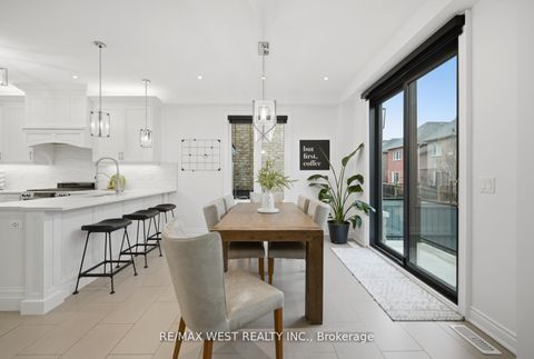 Photo 10 at 139 Hatton Garden Road, Vellore Village, Vaughan