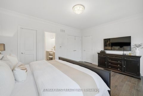 Photo 21 at 139 Hatton Garden Road, Vellore Village, Vaughan