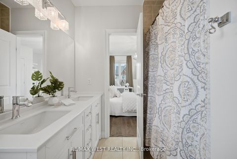 Photo 27 at 139 Hatton Garden Road, Vellore Village, Vaughan