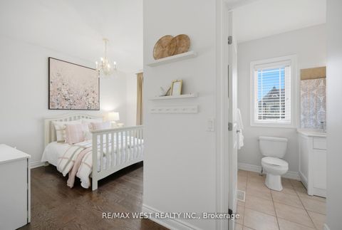 Photo 28 at 139 Hatton Garden Road, Vellore Village, Vaughan