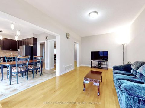 Photo 7 at 39 Pantano Drive, Patterson, Vaughan