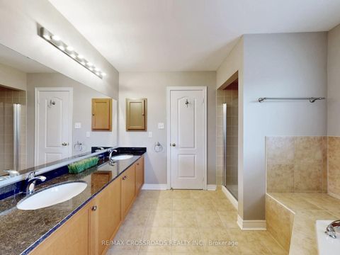 Photo 11 at 39 Pantano Drive, Patterson, Vaughan