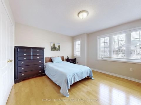 Photo 12 at 39 Pantano Drive, Patterson, Vaughan