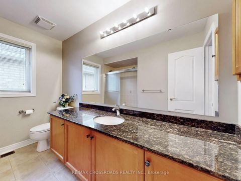 Photo 15 at 39 Pantano Drive, Patterson, Vaughan