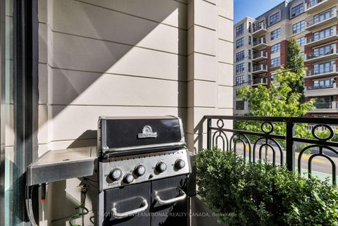 Photo 33 at TH 2 - 4 The Kingsway, Kingsway South, Toronto