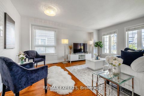 Photo 4 at 10 Snowden Avenue, Shore, Barrie