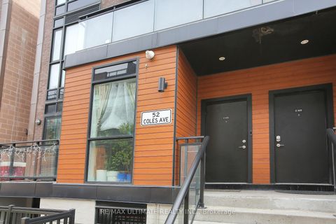 Photo 1 at E403 - 52 Coles Avenue, Vaughan Grove, Vaughan