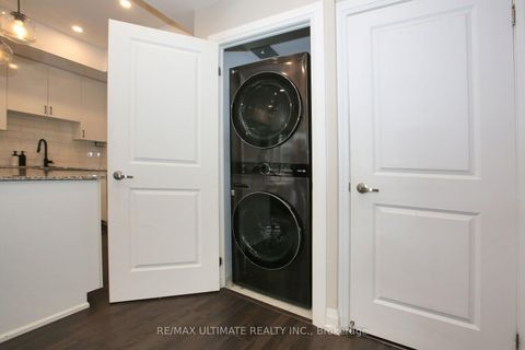 Photo 14 at E403 - 52 Coles Avenue, Vaughan Grove, Vaughan