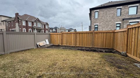 Photo 24 at 2 Hercules Club Drive, Rural Richmond Hill, Richmond Hill