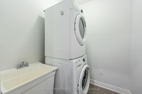 Photo 11 at 128 Countryman Road, Sharon, East Gwillimbury