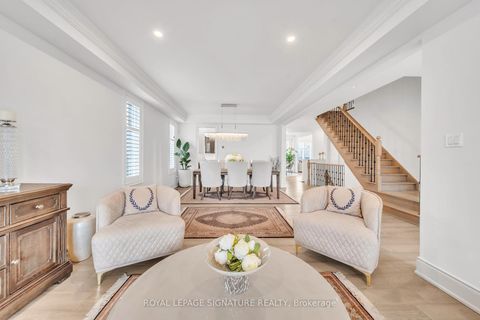 Photo 6 at 17 Roderick Court, Jefferson, Richmond Hill