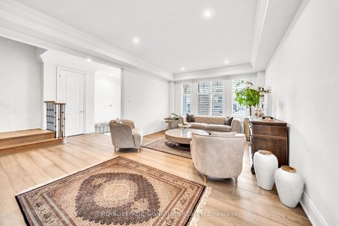 Photo 9 at 17 Roderick Court, Jefferson, Richmond Hill