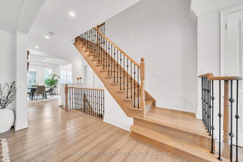 Photo 10 at 17 Roderick Court, Jefferson, Richmond Hill