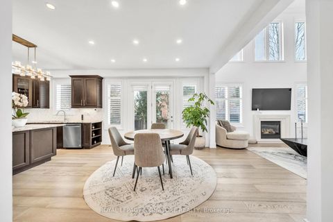 Photo 12 at 17 Roderick Court, Jefferson, Richmond Hill