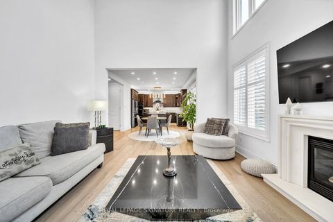 Photo 15 at 17 Roderick Court, Jefferson, Richmond Hill