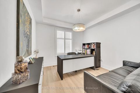 Photo 24 at 17 Roderick Court, Jefferson, Richmond Hill