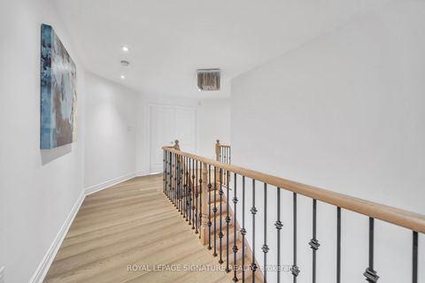 Photo 27 at 17 Roderick Court, Jefferson, Richmond Hill