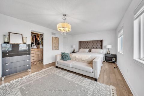 Photo 29 at 17 Roderick Court, Jefferson, Richmond Hill