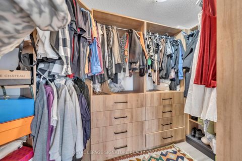 Photo 30 at 17 Roderick Court, Jefferson, Richmond Hill