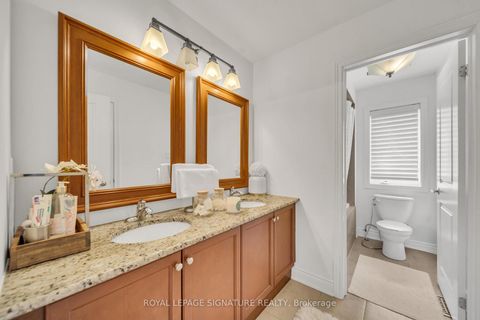 Photo 36 at 17 Roderick Court, Jefferson, Richmond Hill