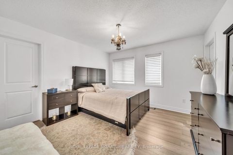 Photo 38 at 17 Roderick Court, Jefferson, Richmond Hill