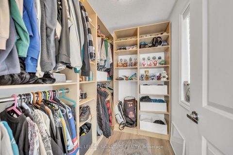 Photo 41 at 17 Roderick Court, Jefferson, Richmond Hill