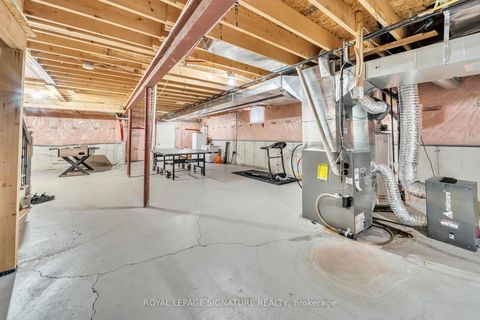 Photo 44 at 17 Roderick Court, Jefferson, Richmond Hill