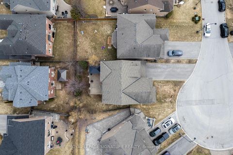 Photo 45 at 17 Roderick Court, Jefferson, Richmond Hill