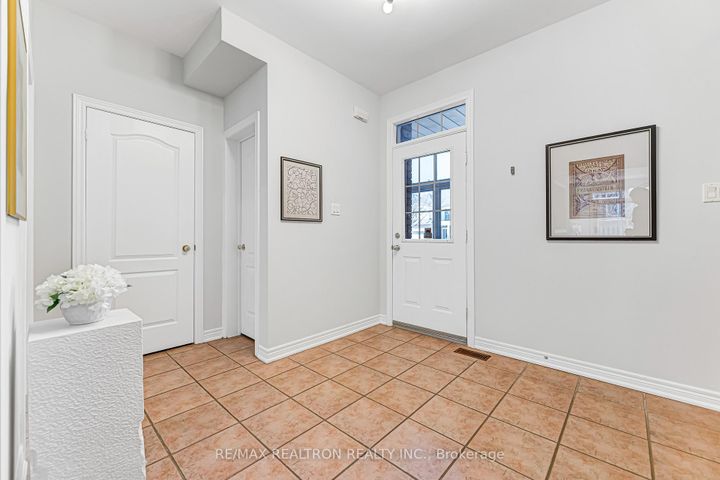 Photo 7 at 27 Copperstone Crescent, Rouge Woods, Richmond Hill