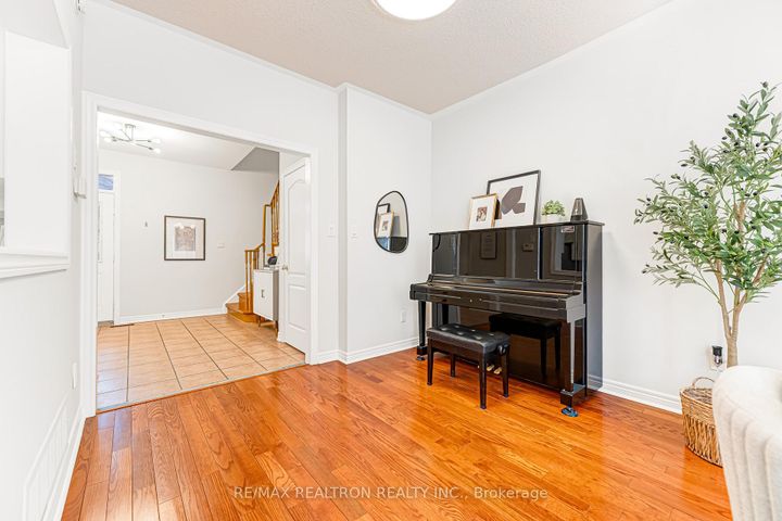 Photo 14 at 27 Copperstone Crescent, Rouge Woods, Richmond Hill