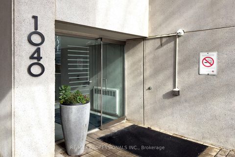 Photo 1 at 704 - 1040 The Queensway, City Centre West, Toronto
