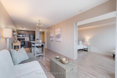 Photo 12 at 704 - 1040 The Queensway, City Centre West, Toronto
