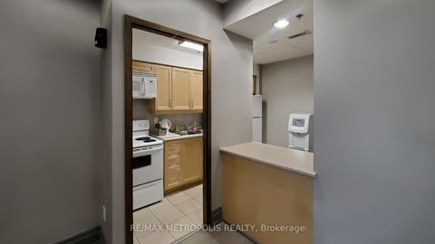 Photo 36 at 403 - 2772 Keele Street, CFB, Toronto