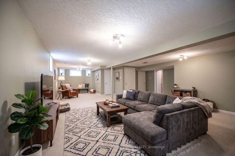 Photo 10 at 1 Michael Crescent, East Bayfield, Barrie