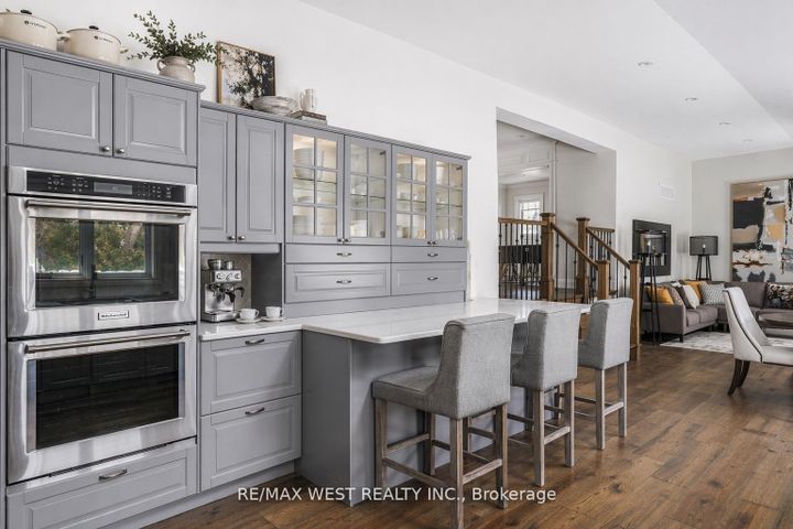 Photo 1 at 26 Hostein Drive, Ancaster, Hamilton